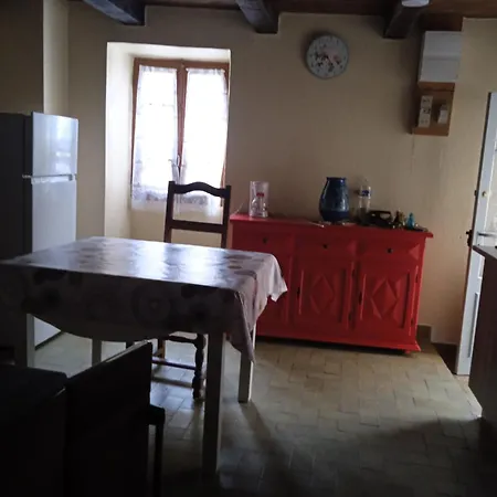 Dom wakacyjny De La Via Ferrata Liaucous Mostuéjouls