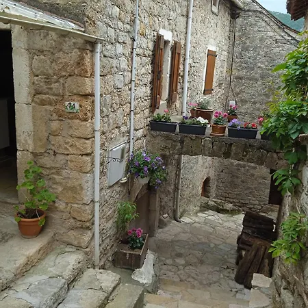 Dom wakacyjny De La Via Ferrata Liaucous