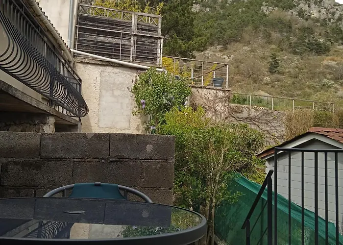 De La Via Ferrata Liaucous بيت للعطل Mostuéjouls